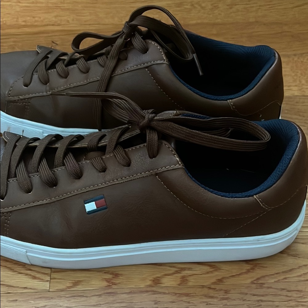 Tommy Hilfiger Brown Sneakers with Minimalist Design